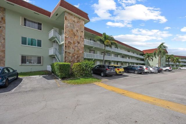 3300 Springdale Boulevard #202, Palm Springs