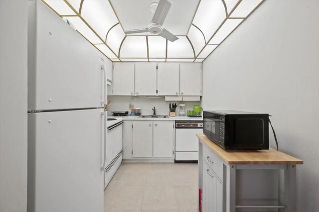 5 of 11 - 3300 Springdale Boulevard #202, Palm Springs, FL