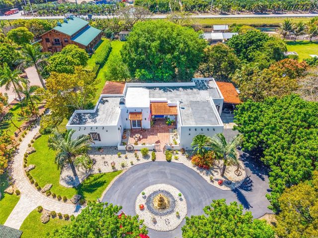 3 of 24 - 19050 Sw 194th Avenue, Miami, FL