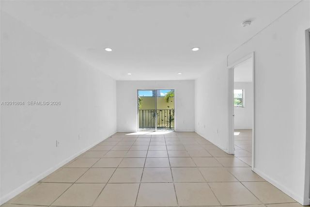 2 of 31 - 618 Euclid Avenue #303, Miami Beach, FL