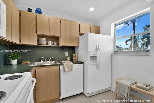 4 of 31 - 618 Euclid Avenue #303, Miami Beach, FL