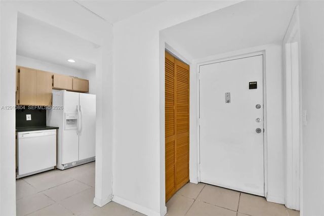 5 of 31 - 618 Euclid Avenue #303, Miami Beach, FL