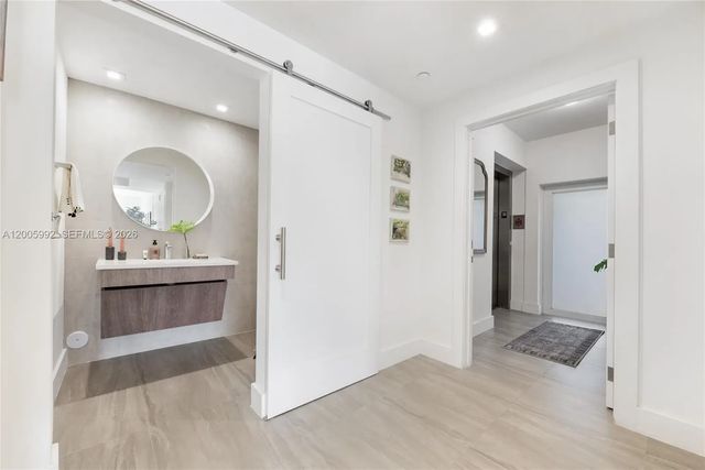3 of 15 - 120 Salamanca Avenue #3b, Coral Gables, FL