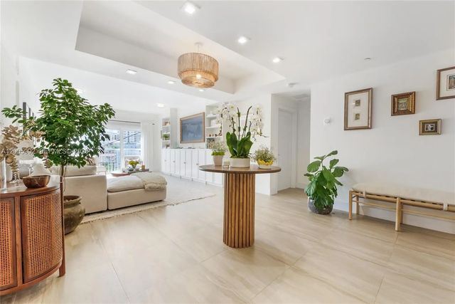 5 of 15 - 120 Salamanca Avenue #3b, Coral Gables, FL