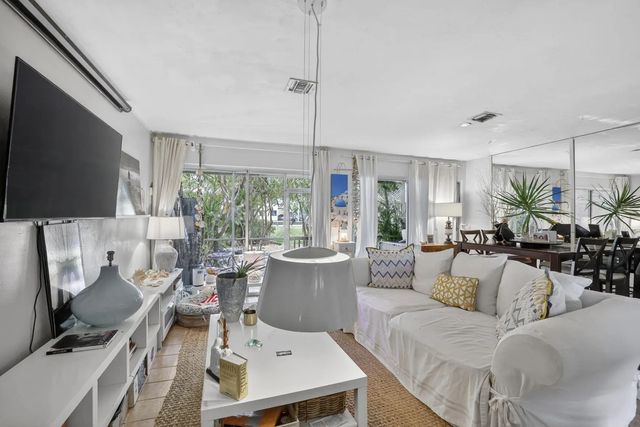 5 of 35 - 153 W Hemingway Circle W, Margate, FL