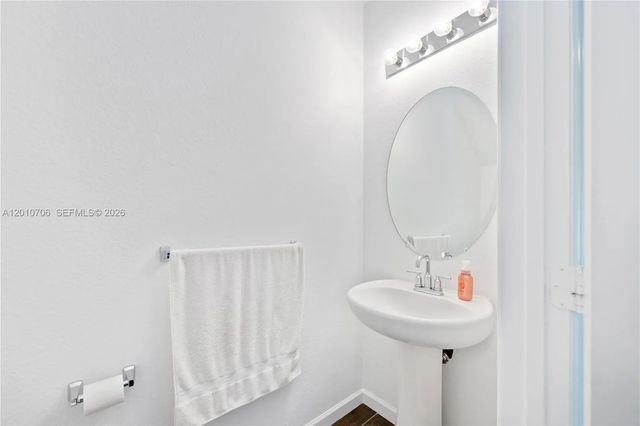 4 of 16 - 1106 Nw 40th Terrace, Lauderhill, FL
