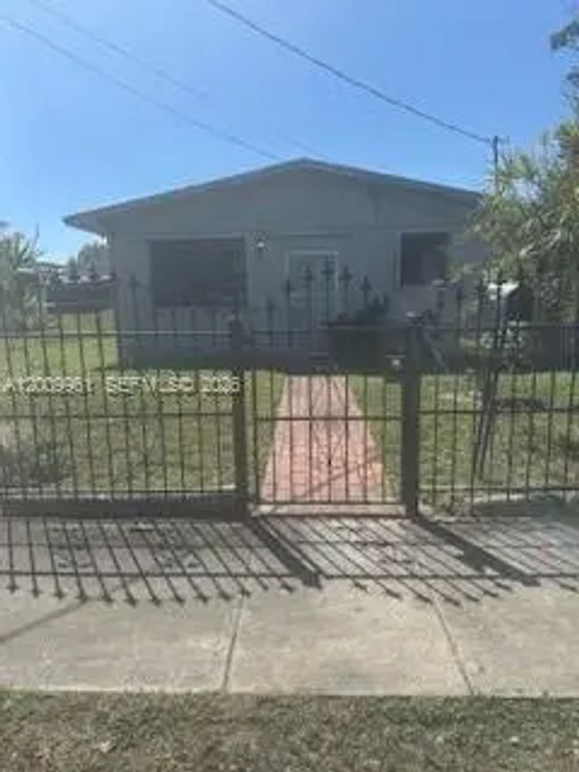 3128 Nw 65th Street, Miami