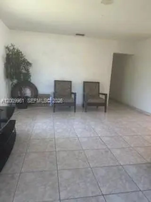 4 of 13 - 3128 Nw 65th Street, Miami, FL