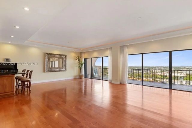 4 of 29 - 1800 Ne 114th Street #ph01, Miami, FL