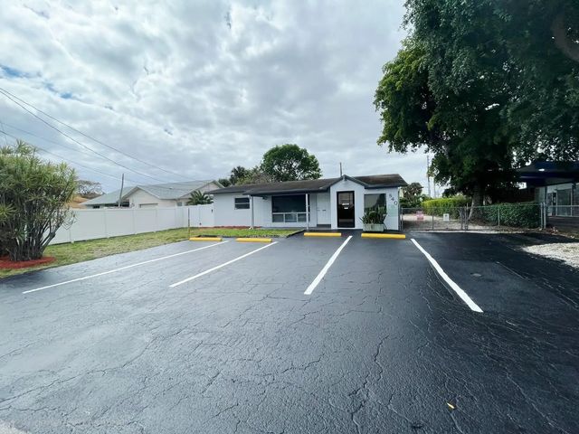 2 of 21 - 840 Nw 33 Street, Oakland Park, FL