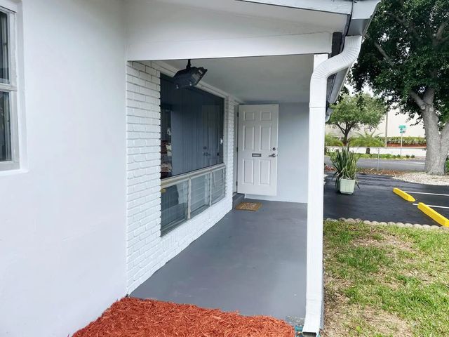 3 of 21 - 840 Nw 33 Street, Oakland Park, FL