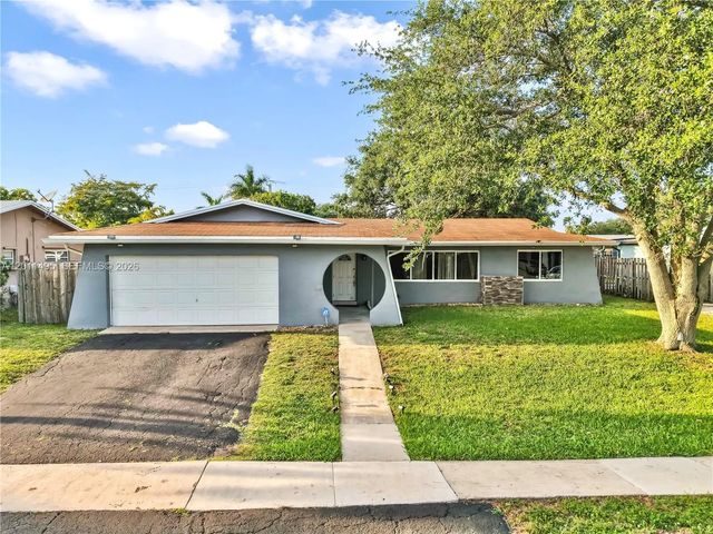 9511 Nw 8th Street, Pembroke Pines