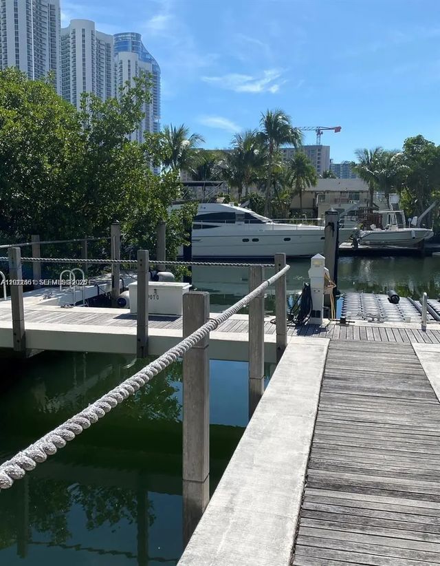 2 of 3 - 16400 Collins Avenue, Sunny Isles Beach, FL