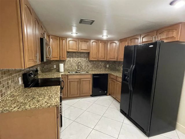 5 of 48 - 491 Racquet Club Road #303, Weston, FL