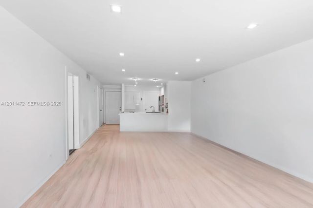 3 of 8 - 3750 Ne 170th Street #109, North Miami Beach, FL