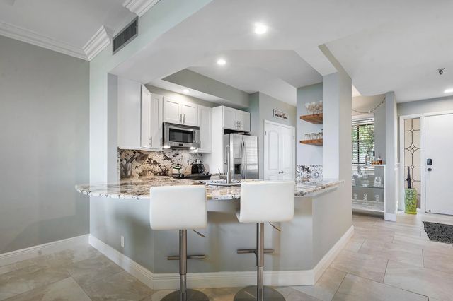 3 of 33 - 200 Waterway Road #204, Tequesta, FL
