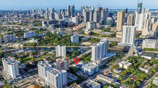 4 of 33 - 500 W Flagler Street, Miami, FL