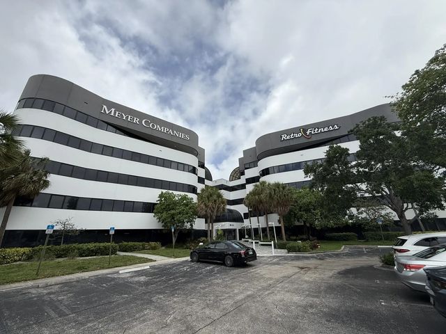 3 of 10 - 1601 Belvedere Road #208-s, West Palm Beach, FL