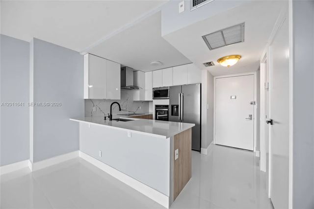 3 of 27 - 20335 W Country Club Drive #1905, Aventura, FL