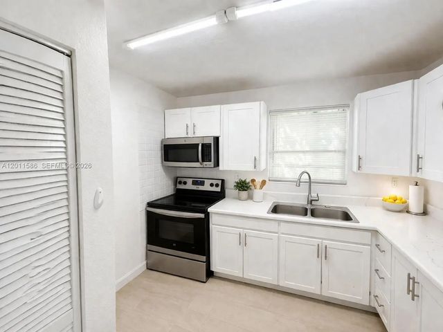 2 of 9 - 15761 Sw 303rd Street, Homestead, FL