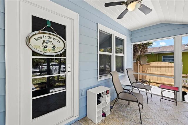4 of 38 - 915 N K Street, Lake Worth Beach, FL