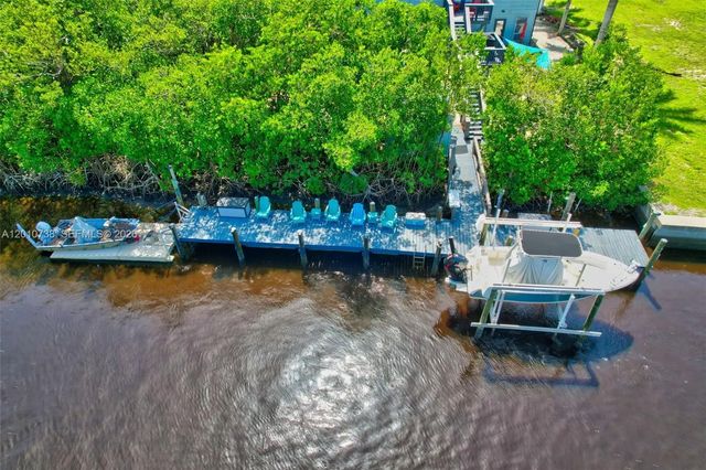 936 Panther Creek Lane, Everglades City