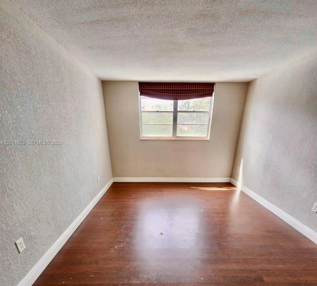 4 of 30 - 12590 Ne 16th Avenue #209, North Miami, FL