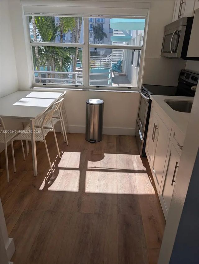 2 of 15 - 326 Wilson Street #201, Hollywood, FL