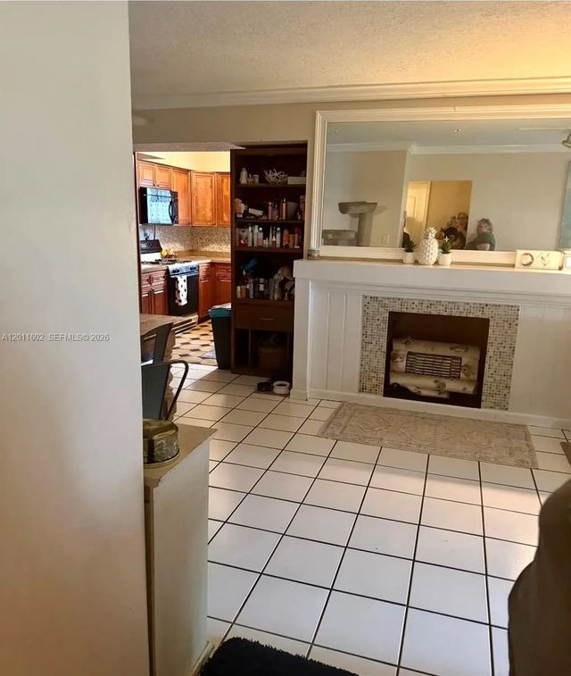 4 of 13 - 40 Se 8th Street, Dania Beach, FL