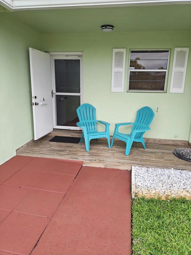 Photo of 101 Country Lane, Boynton Beach FL