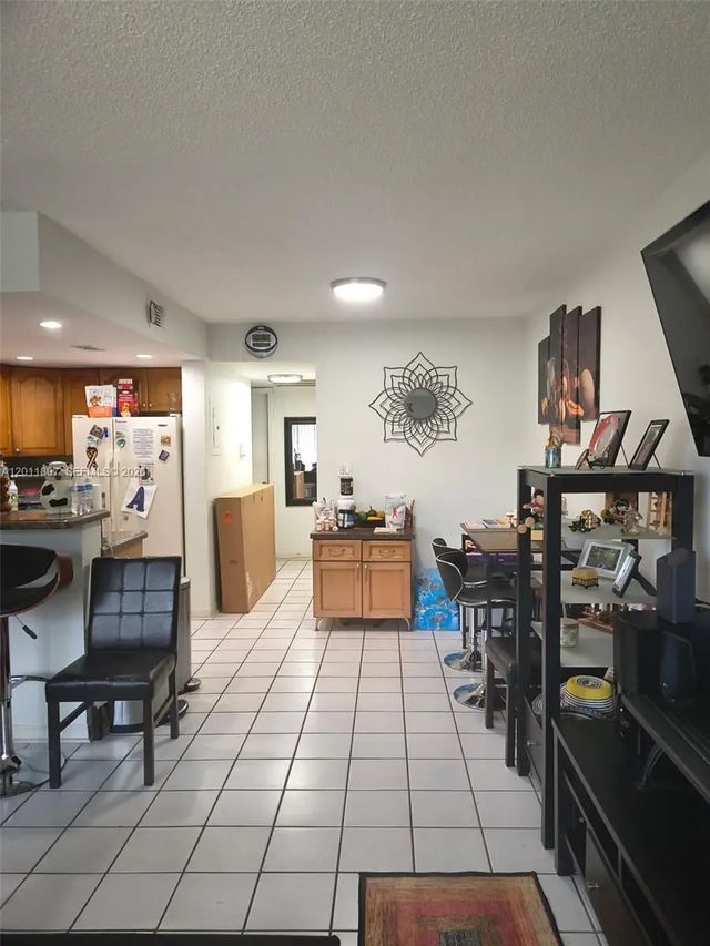 650 Nw 86th Place #3-101, Miami