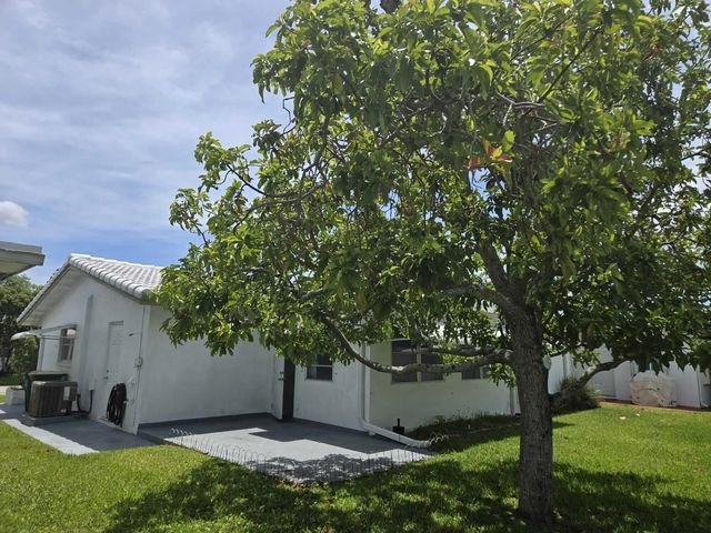 4 of 37 - 5805 Nw 83rd Avenue, Tamarac, FL