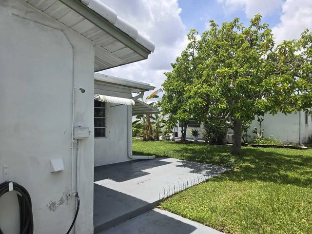 5 of 37 - 5805 Nw 83rd Avenue, Tamarac, FL