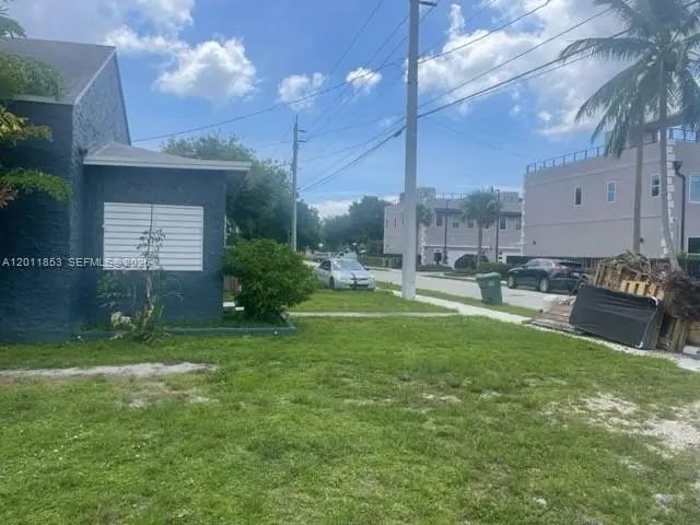 2 of 31 - 1041 Ne 35th Street, Oakland Park, FL