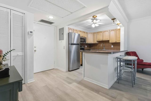 259 S Cypress Road #506, Pompano Beach