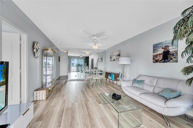 5 of 26 - 720 Orton Avenue #505, Fort Lauderdale, FL