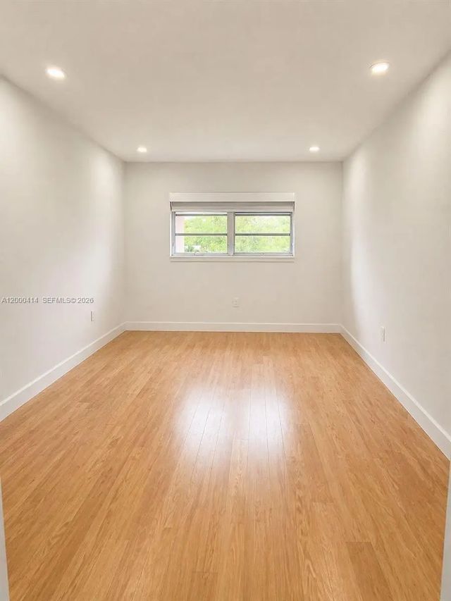 2 of 12 - 12105 Ne 11th Place #306, North Miami, FL