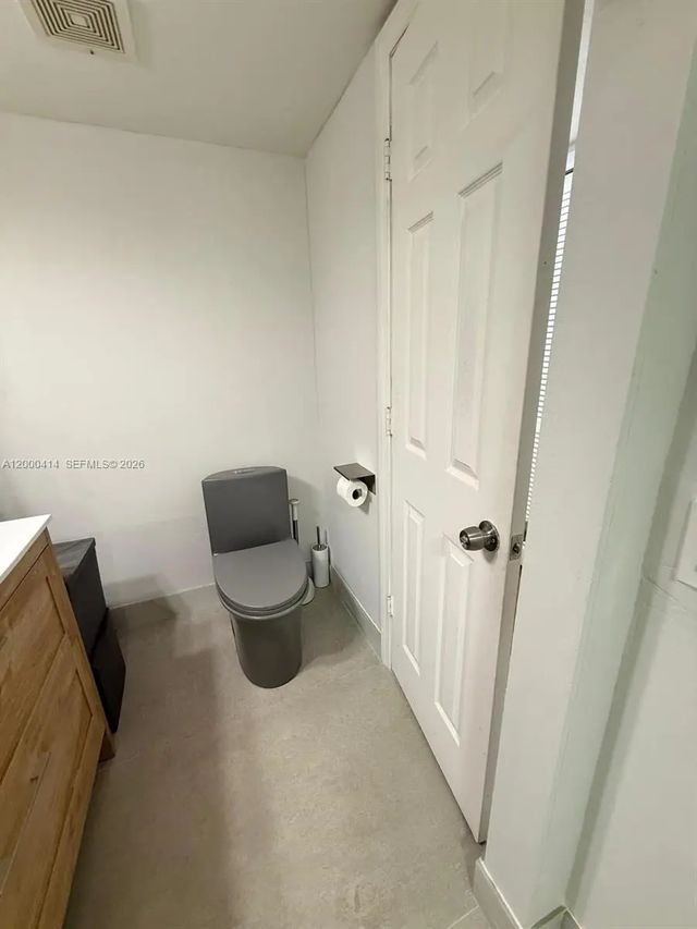5 of 12 - 12105 Ne 11th Place #306, North Miami, FL