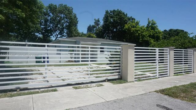3 of 34 - 335 Nw 187th Street, Miami Gardens, FL