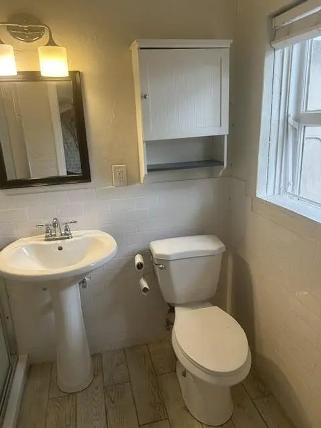 2 of 19 - 1839 Sw 23rd Street, Fort Lauderdale, FL