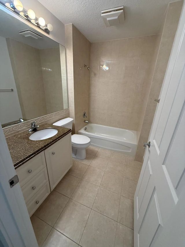 5 of 32 - 4 Harbour Isle Drive E #unit 204, Fort Pierce, FL
