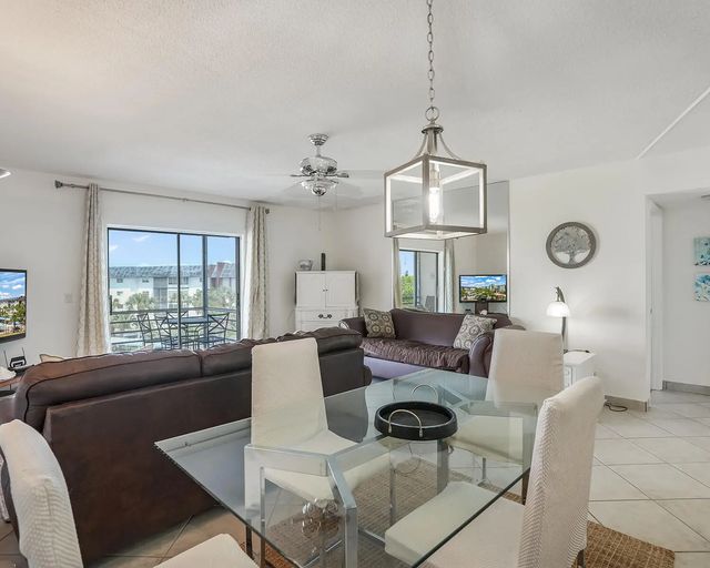 3 of 31 - 4770 Nw 21st Street #402, Lauderhill, FL