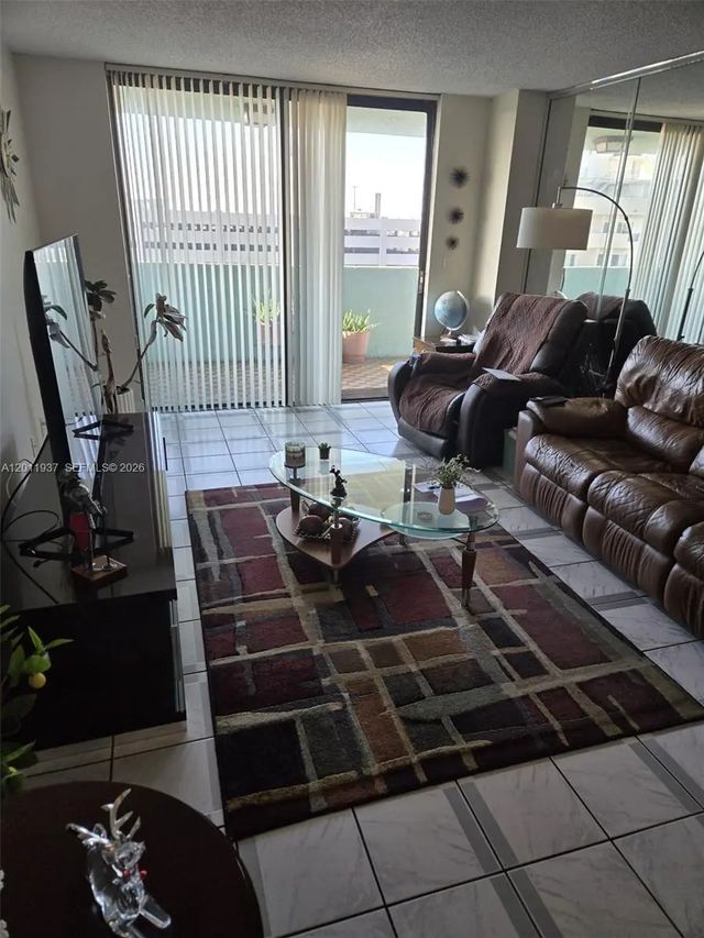 N/A, Hialeah