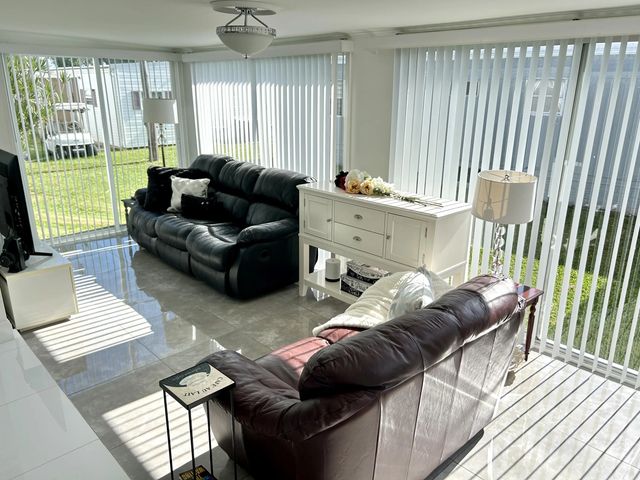 5 of 30 - 3233 State Street, Hollywood, FL