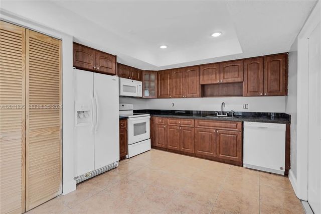 3 of 38 - 7045 W Sunrise Boulevard #7045, Plantation, FL