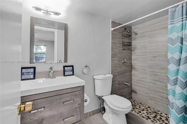 5 of 38 - 7045 W Sunrise Boulevard #7045, Plantation, FL