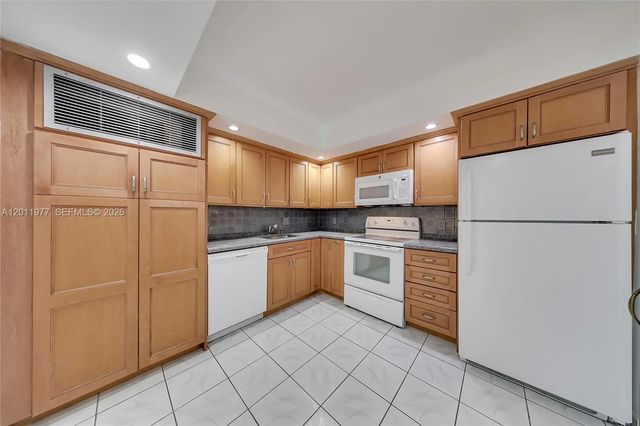 5 of 21 - 2801 Ne 183rd Street #912w, Aventura, FL