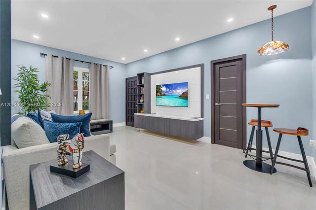 2 of 35 - 1569 Euclid Avenue #7, Miami Beach, FL