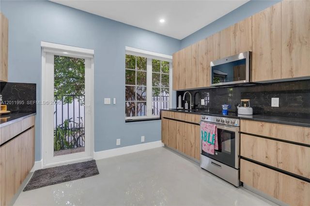 4 of 35 - 1569 Euclid Avenue #7, Miami Beach, FL