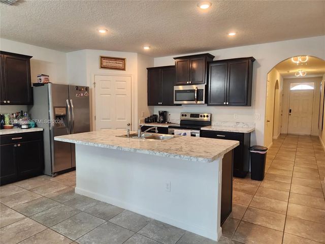5 of 25 - 2257 Sw Import Drive, Port St. Lucie, FL